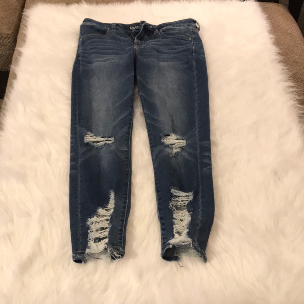 Raw hem ripped skinny jeans